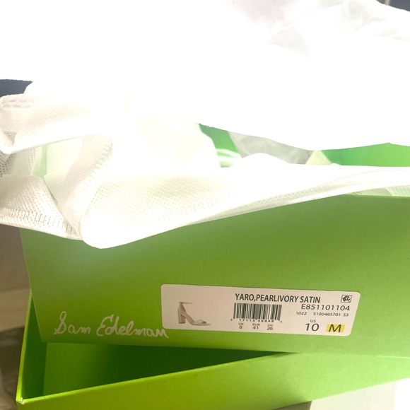 Sam Edelman Yaro Sandals in Ivory/Pearl Satin, worn once - Picture 3 of 3